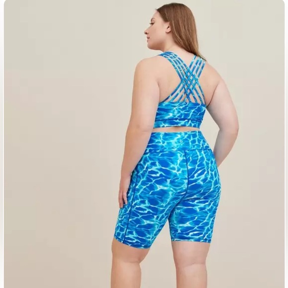 Torrid Performance Core 9in. Active Bike Short BNWT Size 3 - Picture 7 of 9